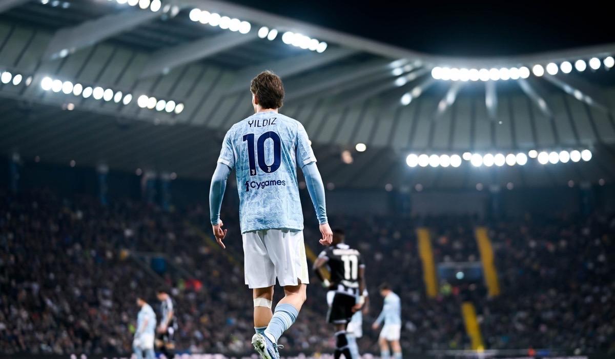 يوفنتوس يدخل مؤقتا المربع الذهبي للكالتشيو