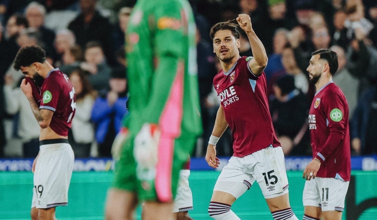 وست هام يقرب آرسنال من لقب البريميرليج