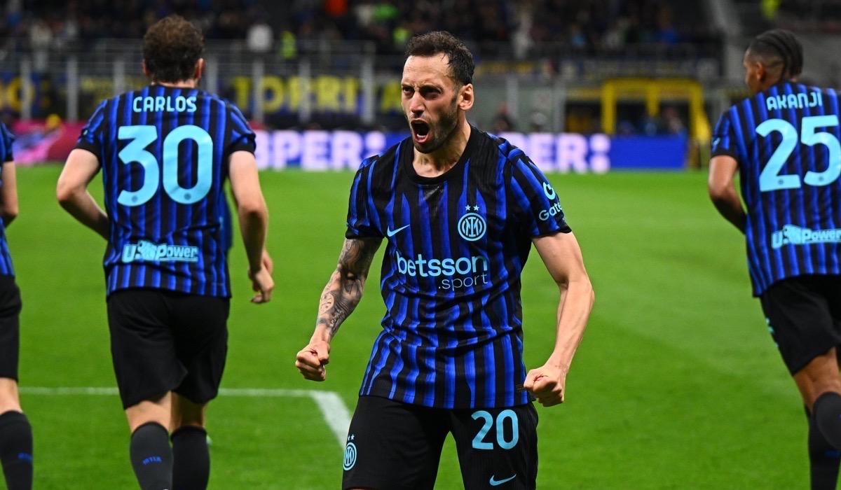 تشالهانوغلو يقود إنتر لريمونتادا مجنونة أمام كومو