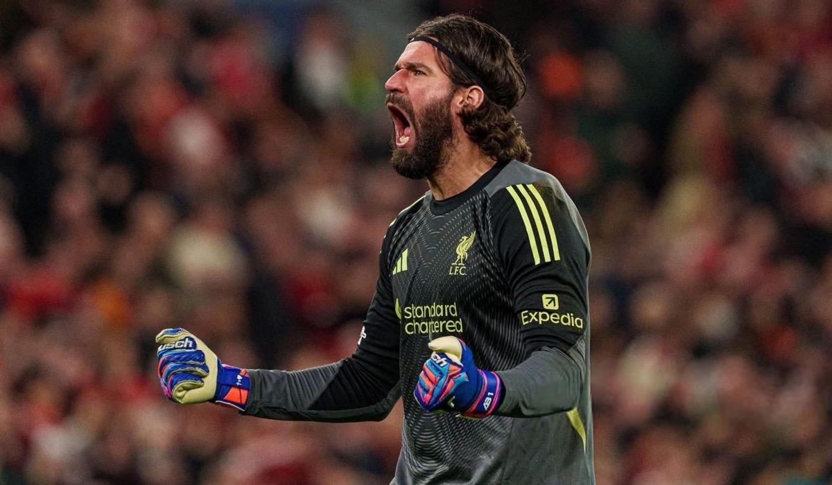 يوفنتوس يغري أليسون بعقد يمتد لثلاث سنوات